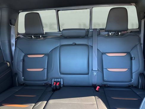 Used 2024 GMC Sierra 2500 AT4 w/ AT4 Premium Plus Package image 13