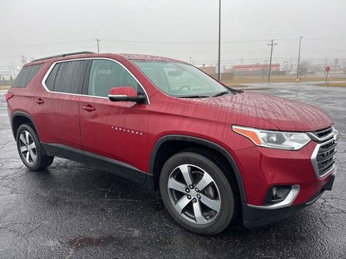 Used 2020 Chevrolet Traverse LT w/ LT Premium Package image 3