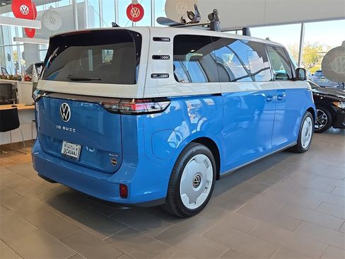 New 2025 Volkswagen ID. Buzz 1st Edition image 6