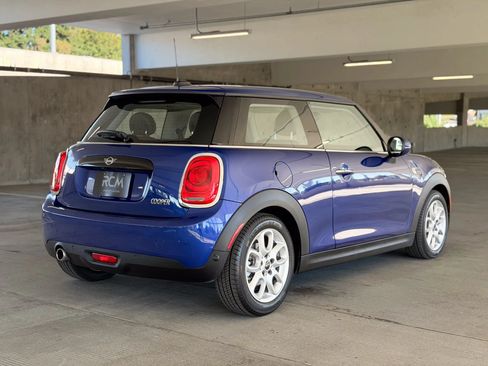 Used 2019 MINI Cooper 2-Door Hardtop FWD image 5