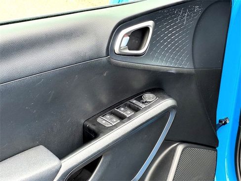 Used 2025 Kia Soul EX image 12