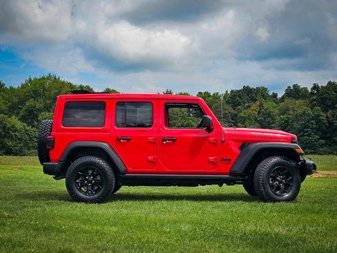 Used 2021 Jeep Wrangler Unlimited Sport AWD/4WD image 2