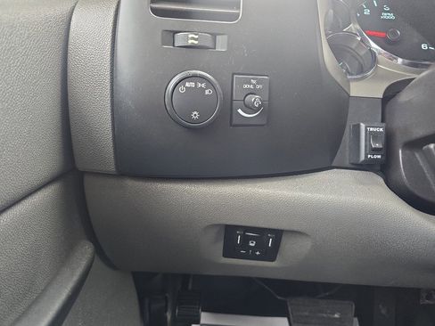 Used 2014 Chevrolet Silverado 3500 W/T w/ Snow Plow Prep Package image 22