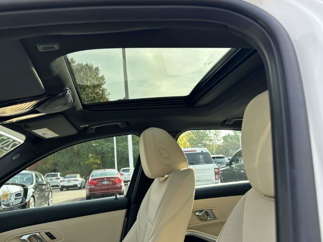 Certified 2024 BMW 330i xDrive Sedan w/ Premium Package AWD/4WD image 26