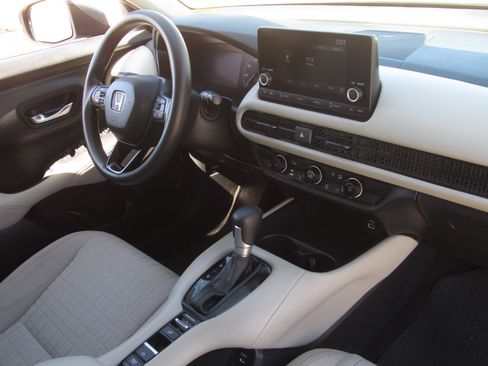 Certified 2024 Honda HR-V LX image 9