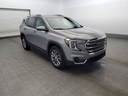 Used 2024 GMC Terrain SLT image 13