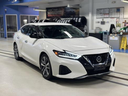 Used 2019 Nissan Maxima 3.5 S w/ Floor Mat Group image 3