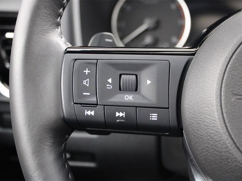 Used 2023 Nissan Rogue SL w/ SL Premium Package image 19