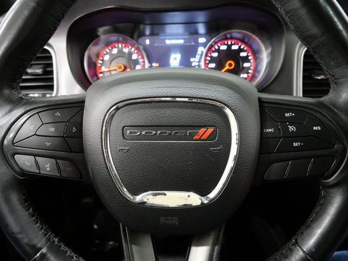 Used 2019 Dodge Charger SXT image 17