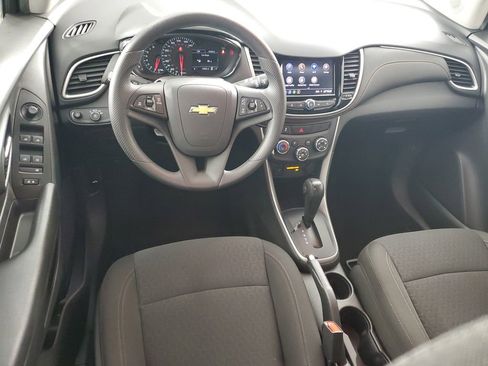 Used 2022 Chevrolet Trax LS w/ Tint and Cruise Package image 15