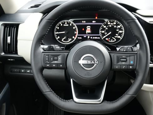 New 2025 Nissan Pathfinder SL image 19