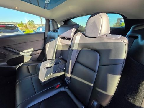 Used 2023 Tesla Model Y AWD image 18
