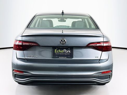Used 2024 Volkswagen Jetta SE image 7