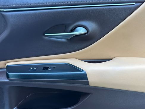 Certified 2021 Lexus ES 350 w/ Premium Package image 20