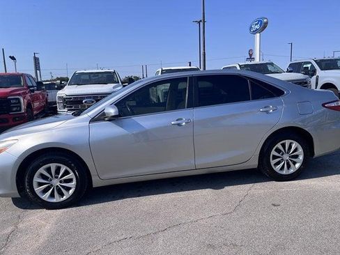 Used 2017 Toyota Camry LE FWD image 4