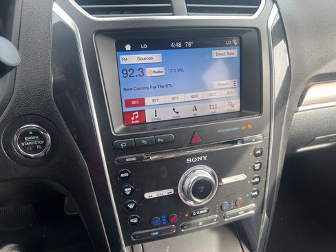 Used 2018 Ford Explorer Limited w/ Equipment Group 301A AWD/4WD image 11