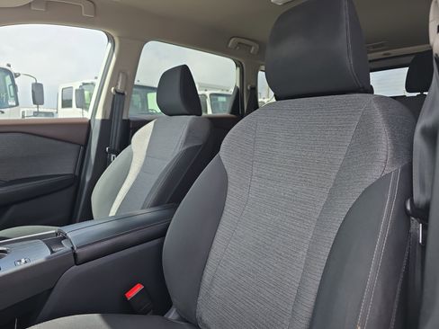 Used 2023 Nissan Rogue SV image 26