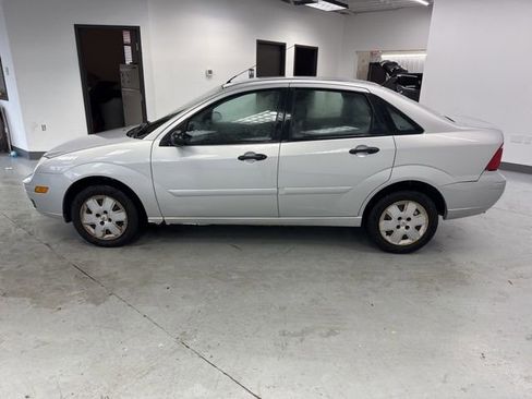 Used 2006 Ford Focus ZX4 Sedan image 6