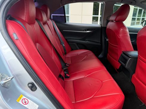 Used 2018 Toyota Camry SE w/ Convenience Package FWD image 39