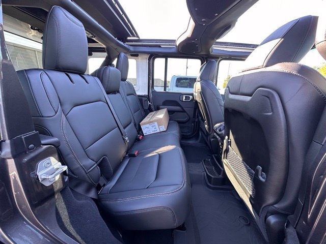 New 2027 Jeep Wrangler Unlimited Sahara AWD/4WD image 29