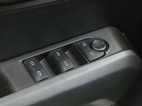 Used 2025 Chevrolet Colorado Trail Boss AWD/4WD image 32