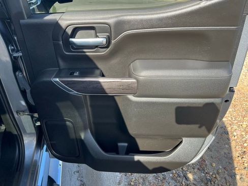 Used 2022 Chevrolet Silverado 1500 LTZ w/ Safety Package II AWD/4WD image 24