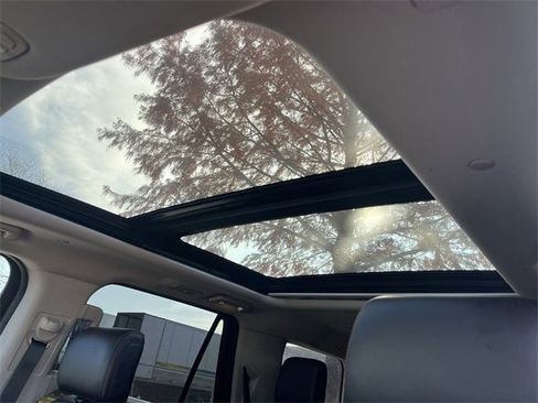 Used 2019 Ford Expedition Platinum image 28