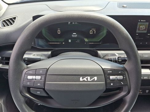 Certified 2025 Kia K4 FWD image 19