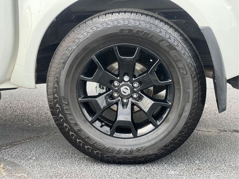 Used 2020 Nissan Frontier SV w/ Midnight Edition Floor Mats RWD image 27