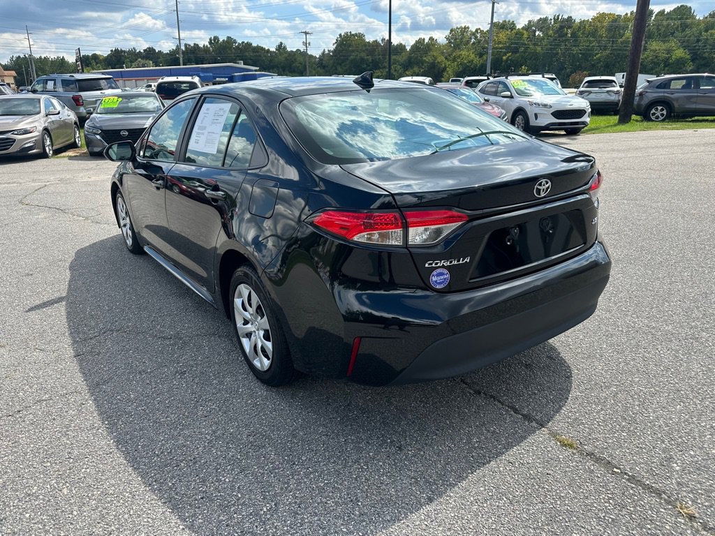 Used 2024 Toyota Corolla LE FWD image 3