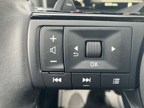 Used 2024 Nissan Rogue SL image 17