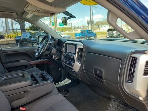 Used 2017 GMC Sierra 1500 SLE w/ SLE Value Package image 28