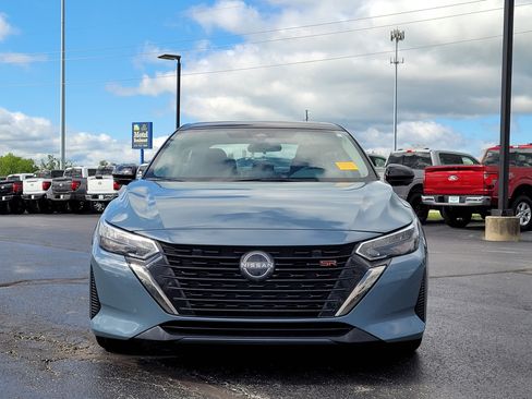 Used 2024 Nissan Sentra SR w/ SR Premium Package FWD image 9