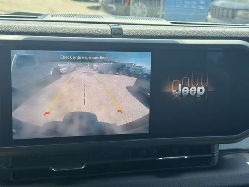 Used 2024 Jeep Wrangler Unlimited Sport AWD/4WD image 25