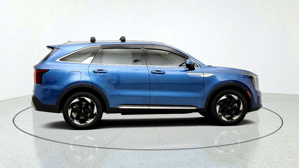 Used 2025 Kia Sorento EX AWD/4WD image 4