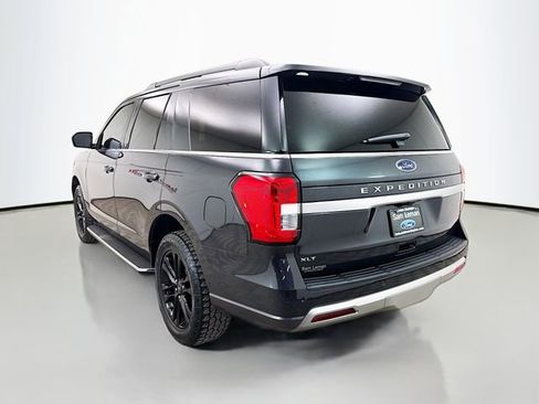 Used 2022 Ford Expedition XLT image 5