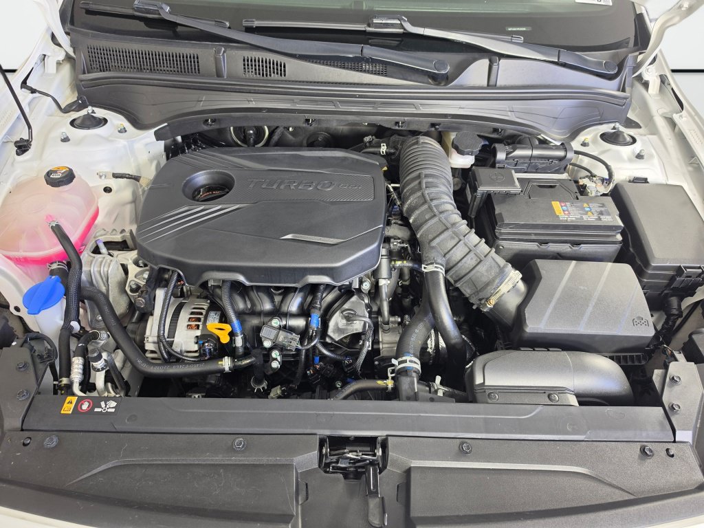 Used 2023 Kia Forte GT FWD image 11