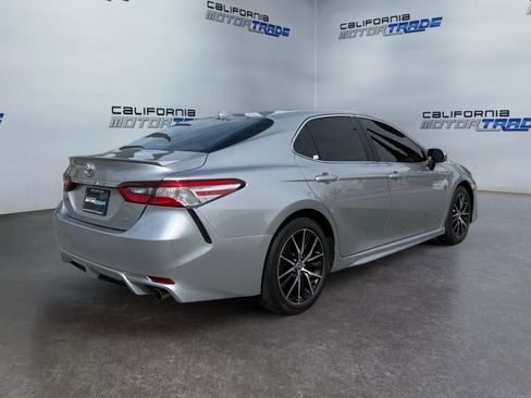 Used 2024 Toyota Camry SE image 5