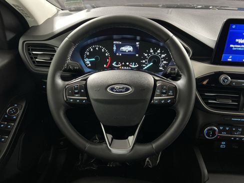 Used 2022 Ford Escape SEL image 16