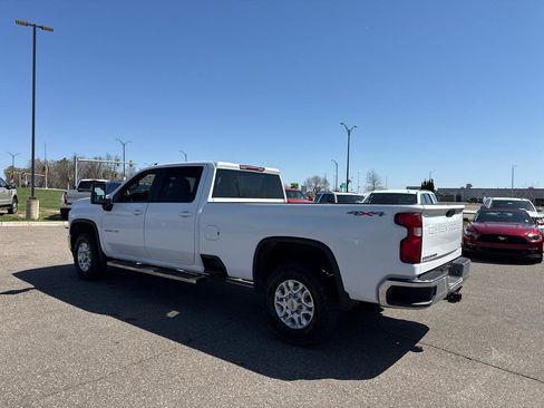 Used 2022 Chevrolet Silverado 3500 LT w/ Convenience Package AWD/4WD image 3