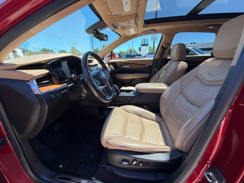 Used 2019 Cadillac XT5 Platinum AWD/4WD image 4