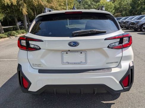 Used 2024 Subaru Crosstrek 2.0i Premium AWD/4WD image 9