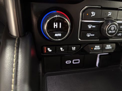 Certified 2023 Chevrolet Suburban Premier image 31