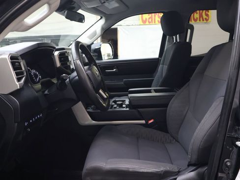 Used 2022 Toyota Tundra SR5 w/ SR5 Convenience Package image 17