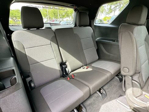 Used 2023 Chevrolet Traverse LT FWD image 26