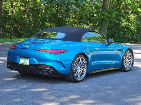 Used 2022 Mercedes-Benz SL 55 AMG 4MATIC w/ Driver Assistance Package image 14