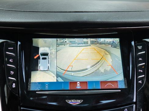 Used 2020 Cadillac Escalade Premium Luxury image 32