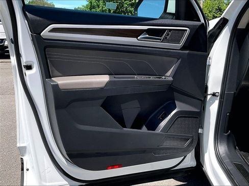 Used 2023 Volkswagen Atlas SE w/ Panoramic Sunroof Package AWD/4WD image 9