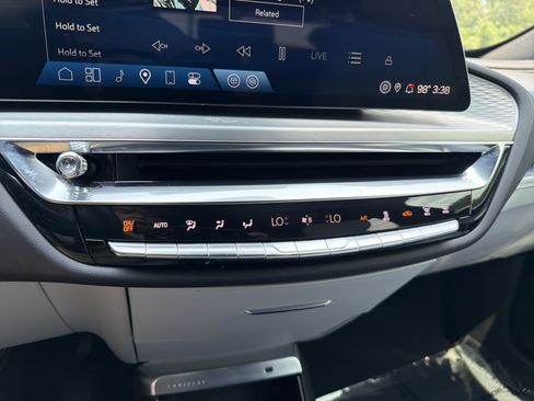 Certified 2024 Cadillac Lyriq Luxury AWD/4WD image 25