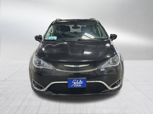 Used 2019 Chrysler Pacifica Touring-L image 2